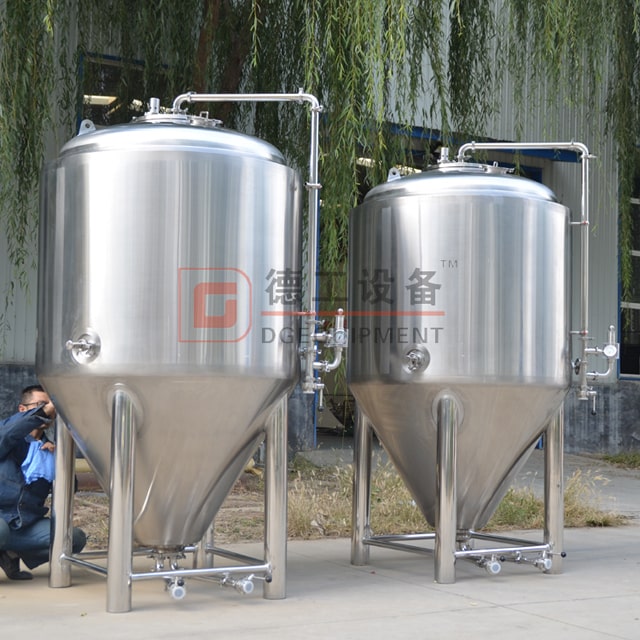10 BBL dubbla lager rostfritt stål 304 konisk Dimple Jacket Isobaric öljäsningssystem till salu