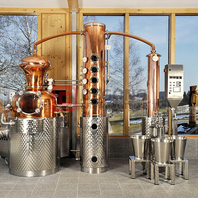 Hot Sale 1000L Whisky Gin Koppar Alkohol Destillationsutrustning Alkohol Column Distiller